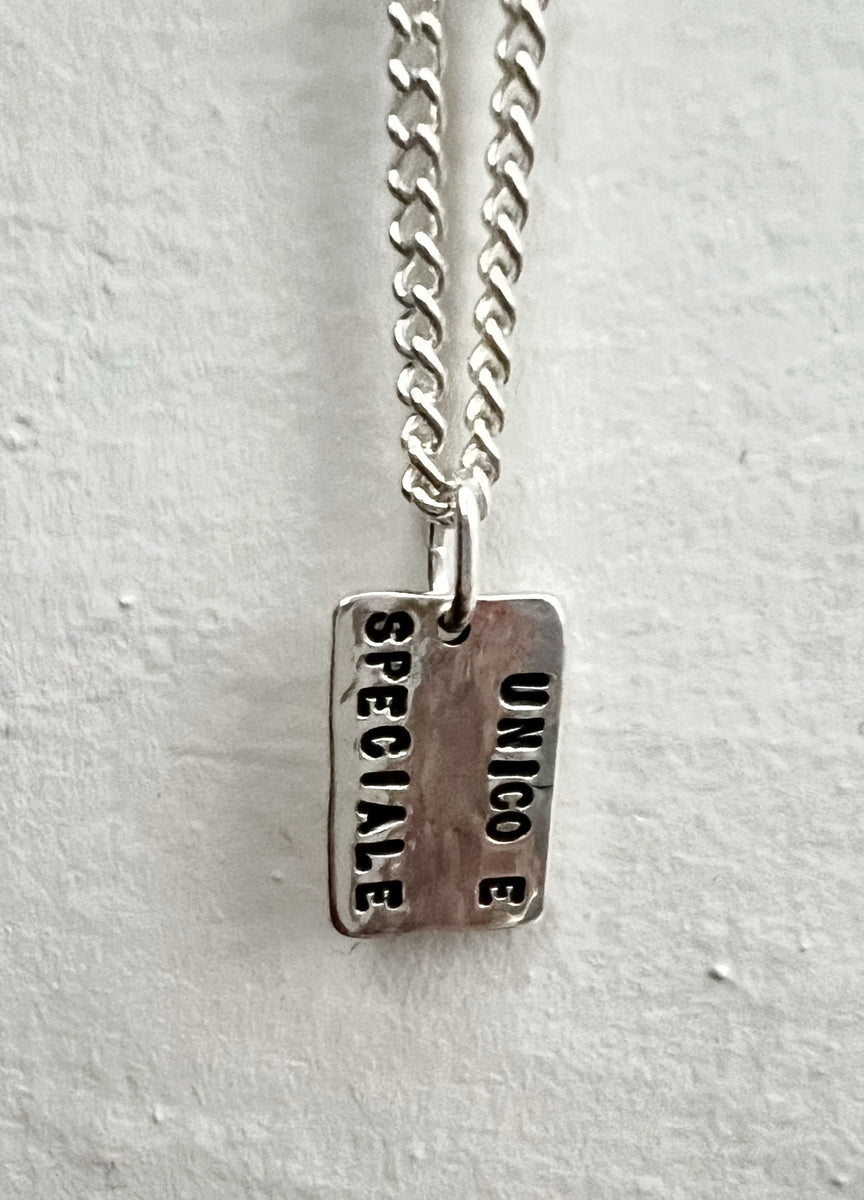 Delicata collana in argento sterling con scritta Love - Gioielli minimalisti - Italia