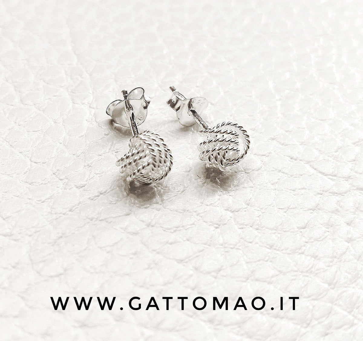 Orecchini Nodo Celtico In Argento, Orecchini Celtici, Borchie D'argento Celtici, Delicati Orecchini, Orecchini Minimaliste, Piccole Borchie - Italia - Foto 11